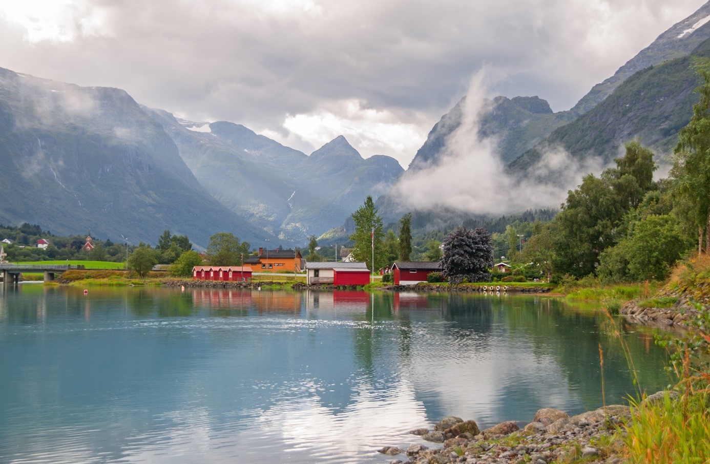 Bilde av landskap med ny Geovekst-logo